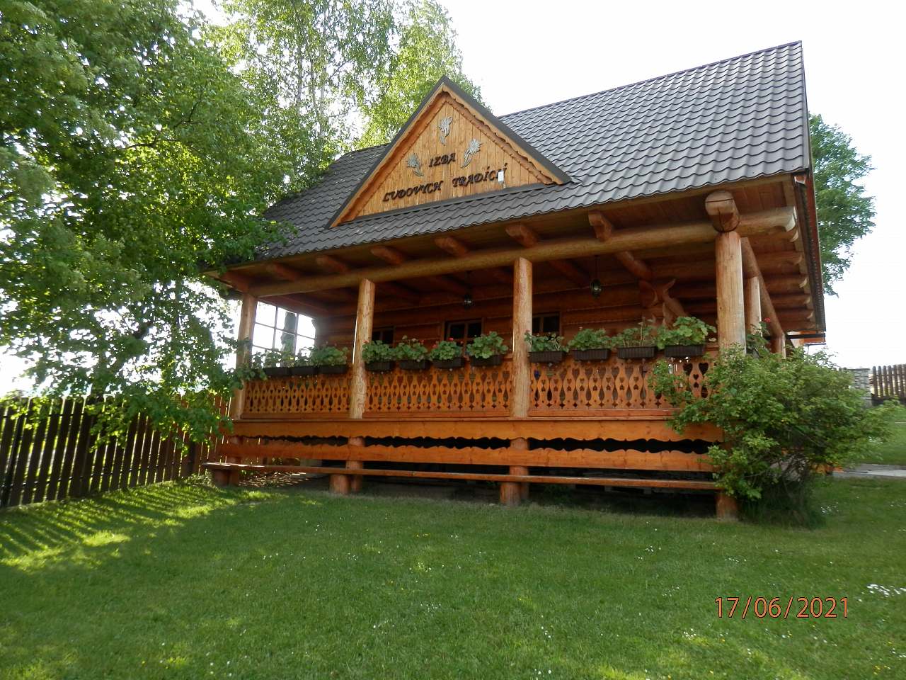 Log Cabin Drevenica Poniklec Ždiar