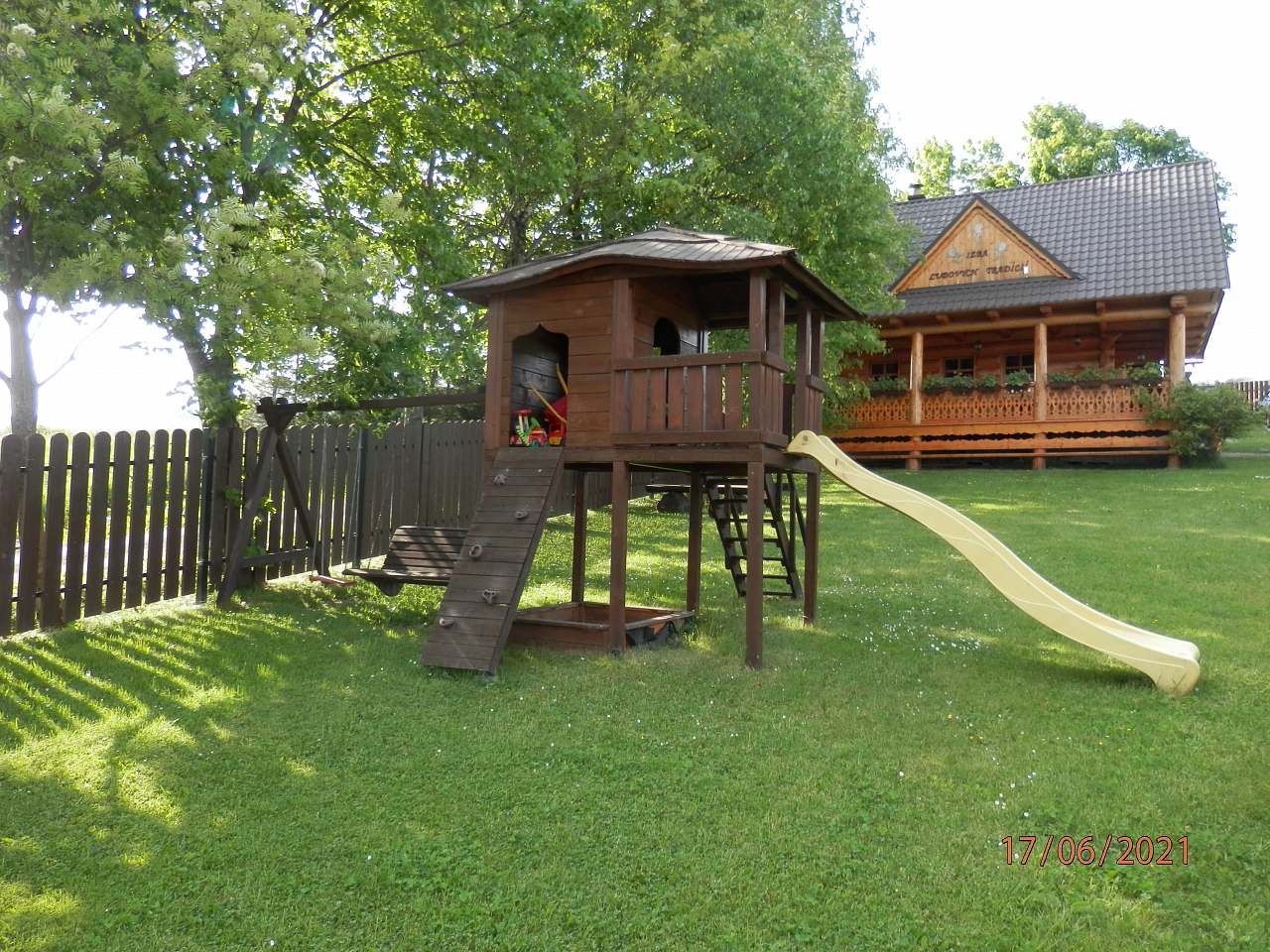 Log Cabin Drevenica Poniklec Ždiar