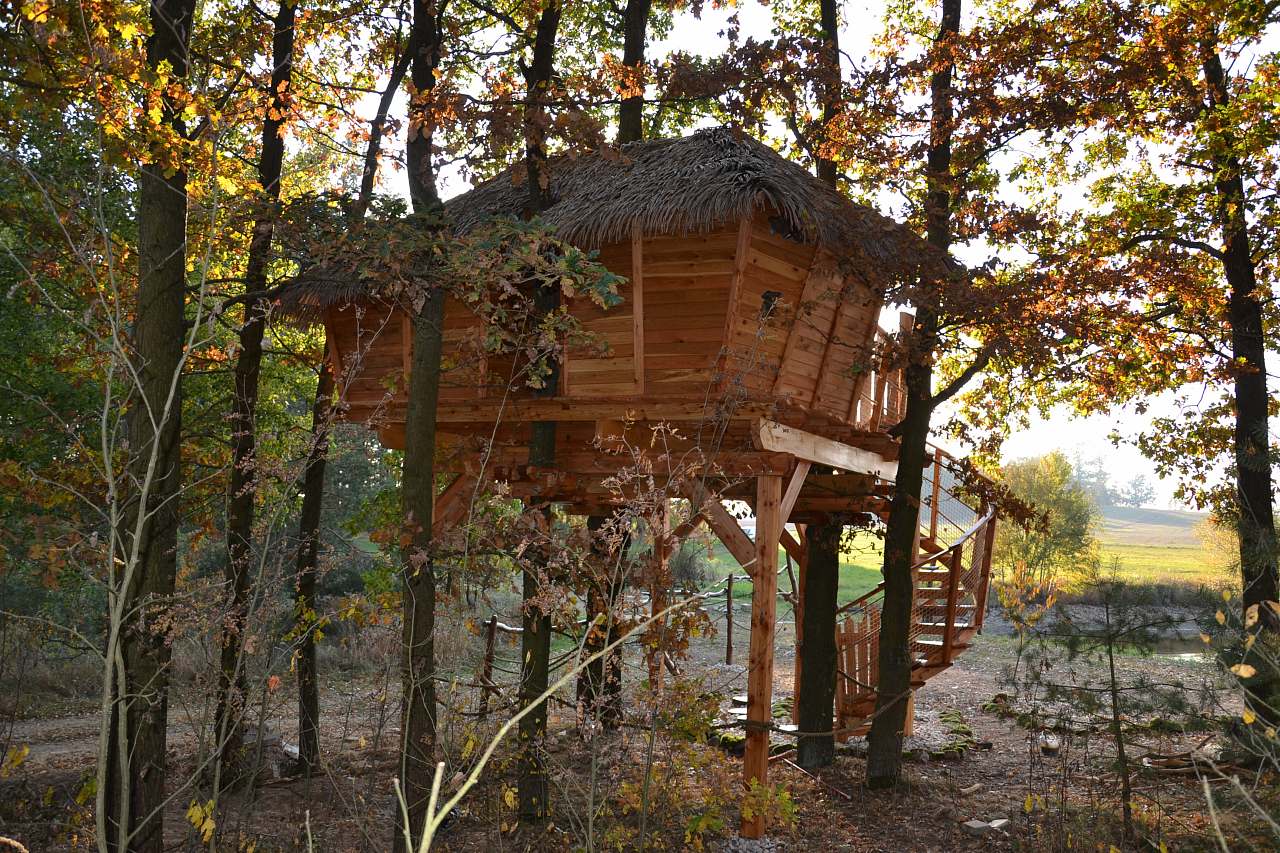 Log Cabin Wellness - treehouse a srub na vodě Višňová