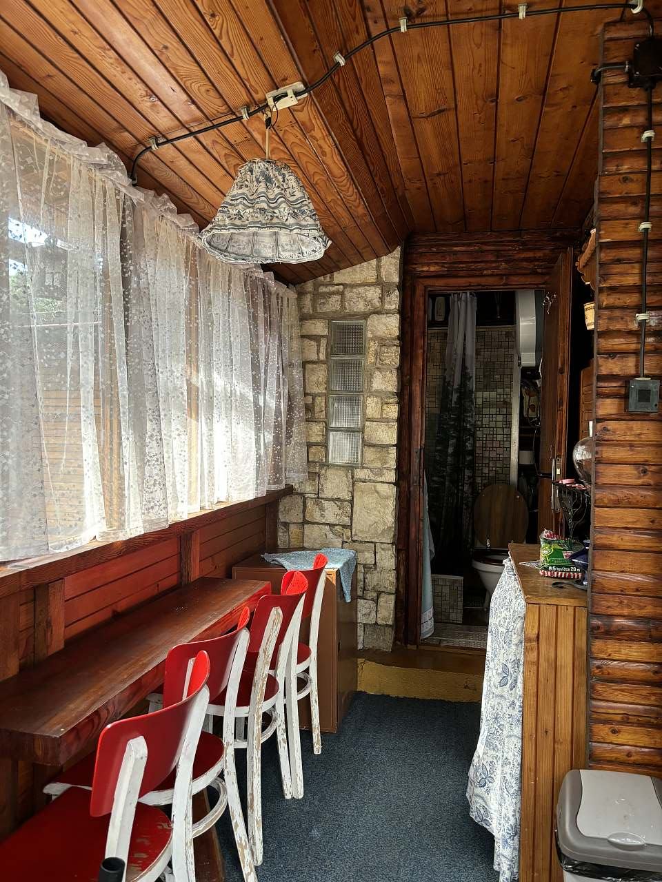 Cabin Retro chata u jezera Lhota