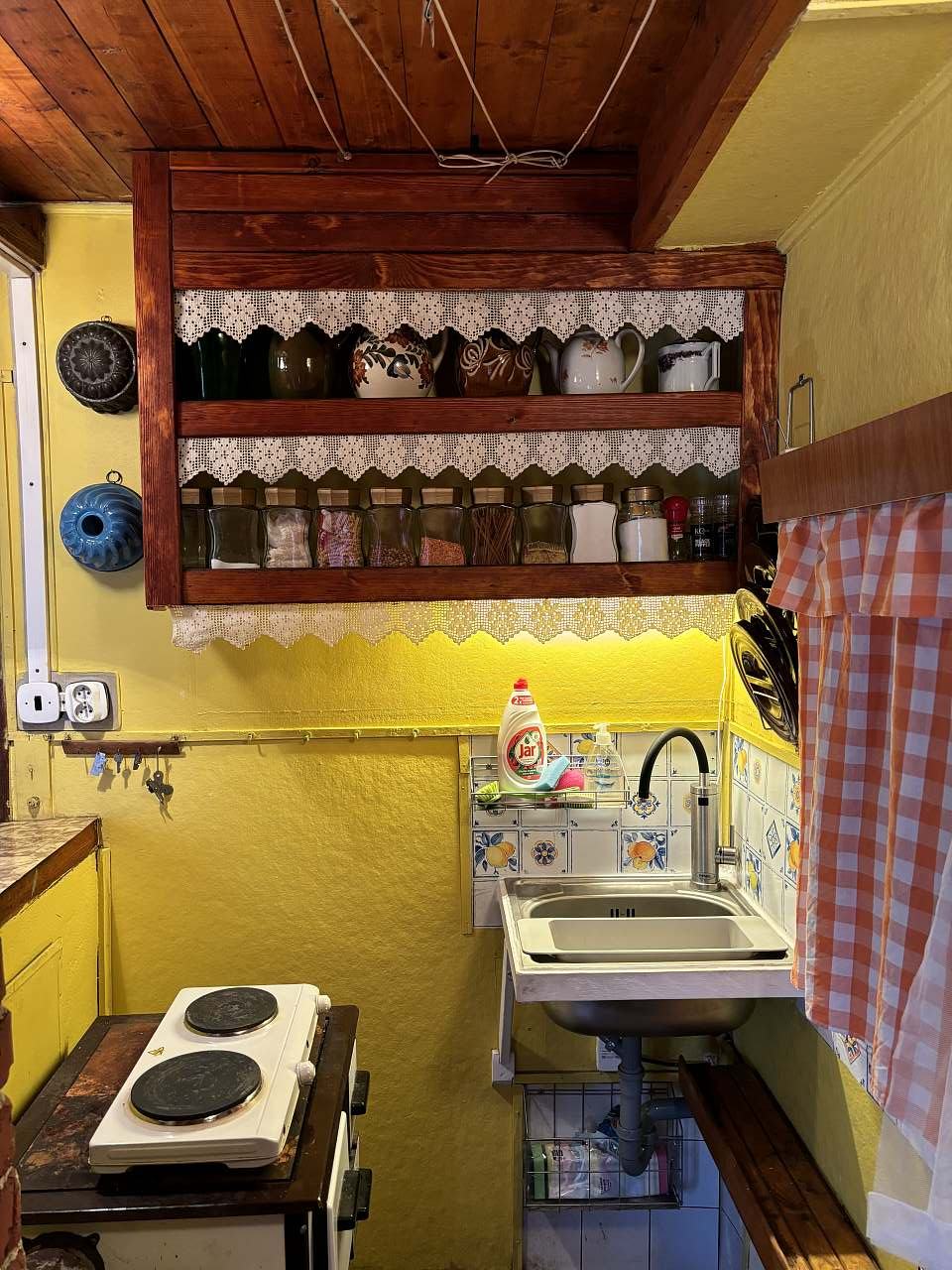 Cabin Retro chata u jezera Lhota