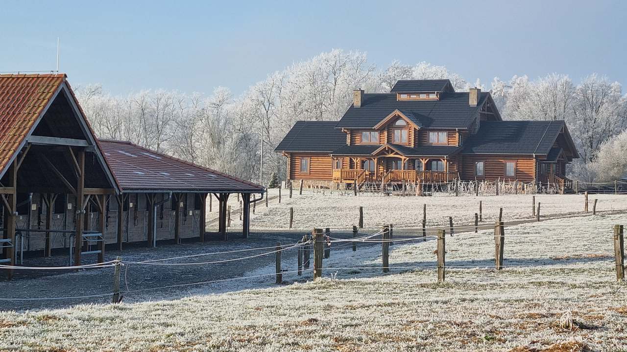 Log Cabin Ranč v Buši Čím