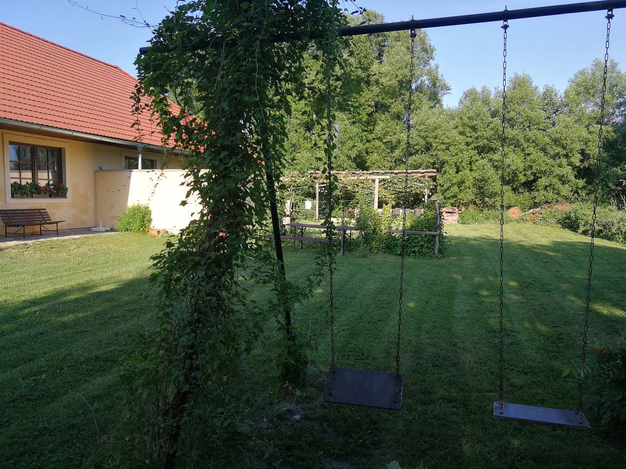 Cottage se 2 byty k pronájmu Stříbřec