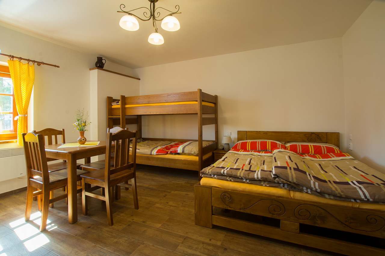 Accommodation Na Statku Lužnice